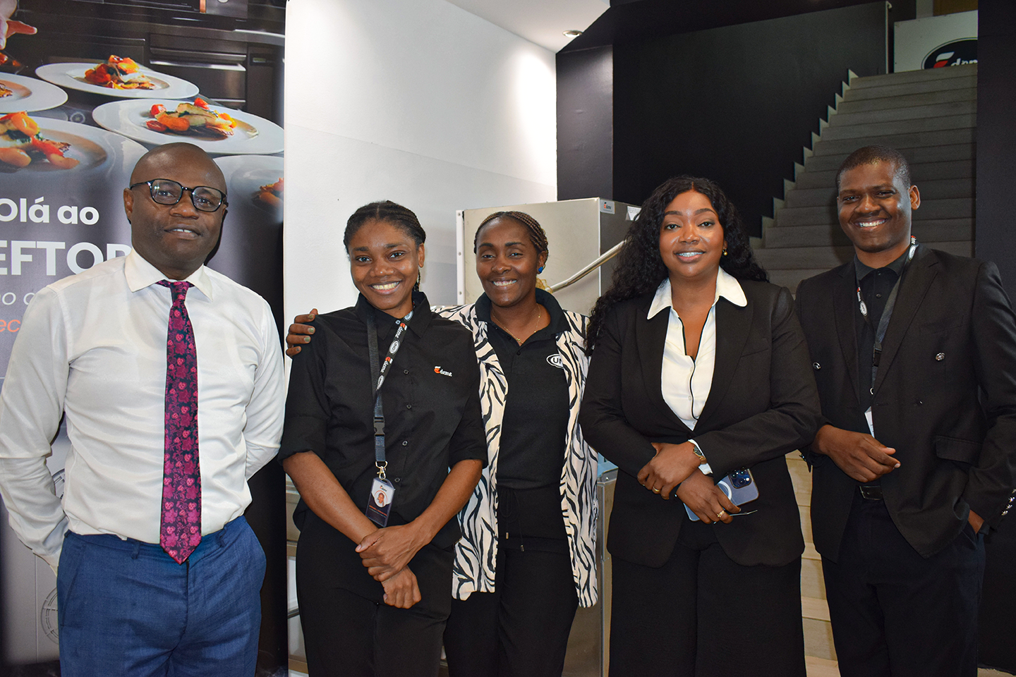 image of a customer service representative working in a digital interface environment [digital project]